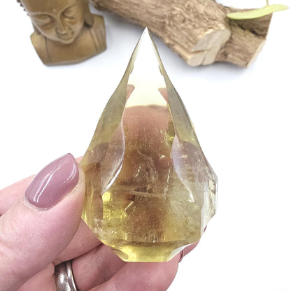 Faceted Clear Quartz Diamond – Energy Amplification, Clarity & Healing Crystal, 130g