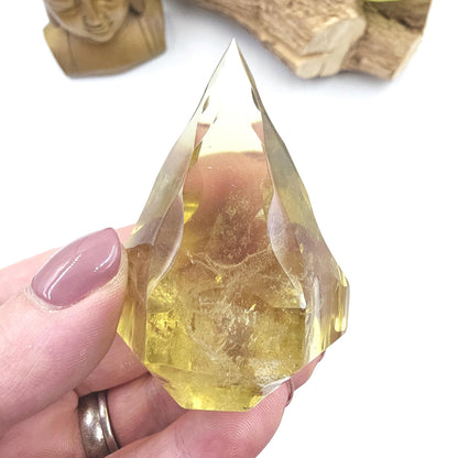 Faceted Clear Quartz Diamond – Energy Amplification, Clarity & Healing Crystal, 130g