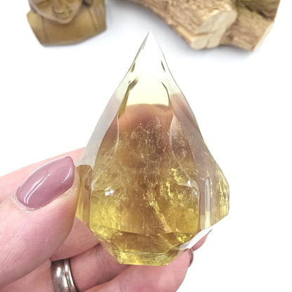 Faceted Clear Quartz Diamond – Energy Amplification, Clarity & Healing Crystal, 130g