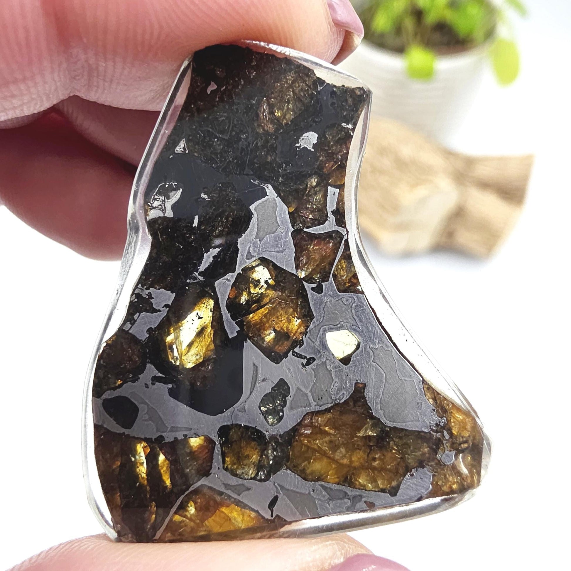 Rare Seymchan Meteorite Specimen – Cosmic Energy & Transformation Crystal, 6.5g
