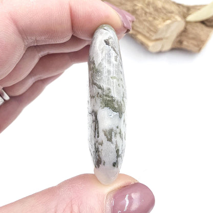 Drusy Moss Agate Palm Stone – Grounding & Growth Healing Crystal, 40g