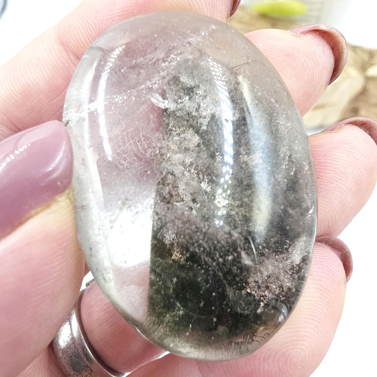 Little Garden Quartz (Lodolite) Palm Stone with rainbows – Manifestation, Clarity & Inner Journey Healing Crystal, 40g