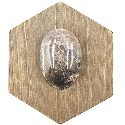 Little Garden Quartz (Lodolite) Palm Stone with rainbows – Manifestation, Clarity & Inner Journey Healing Crystal, 40g