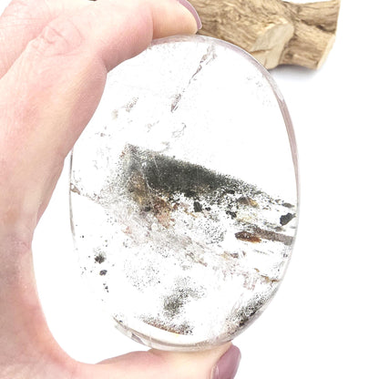 Huge Green Garden Quartz (Lodolite) Palm Stone / Freeform – Manifestation, Clarity & Inner Journey Healing Crystal, 425g