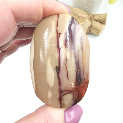 Mookaite Jasper Palm Stone – Strength, Grounding & Emotional Balance Crystal, 90g