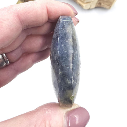 Kyanite Palm Stone – Energy Alignment, Calm & Throat Chakra Crystal, 100g