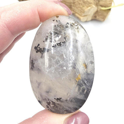 Rare Dendritic Quartz Palm Stone – Clarity, Growth and Root & Crown Chakra Crystal, 75g