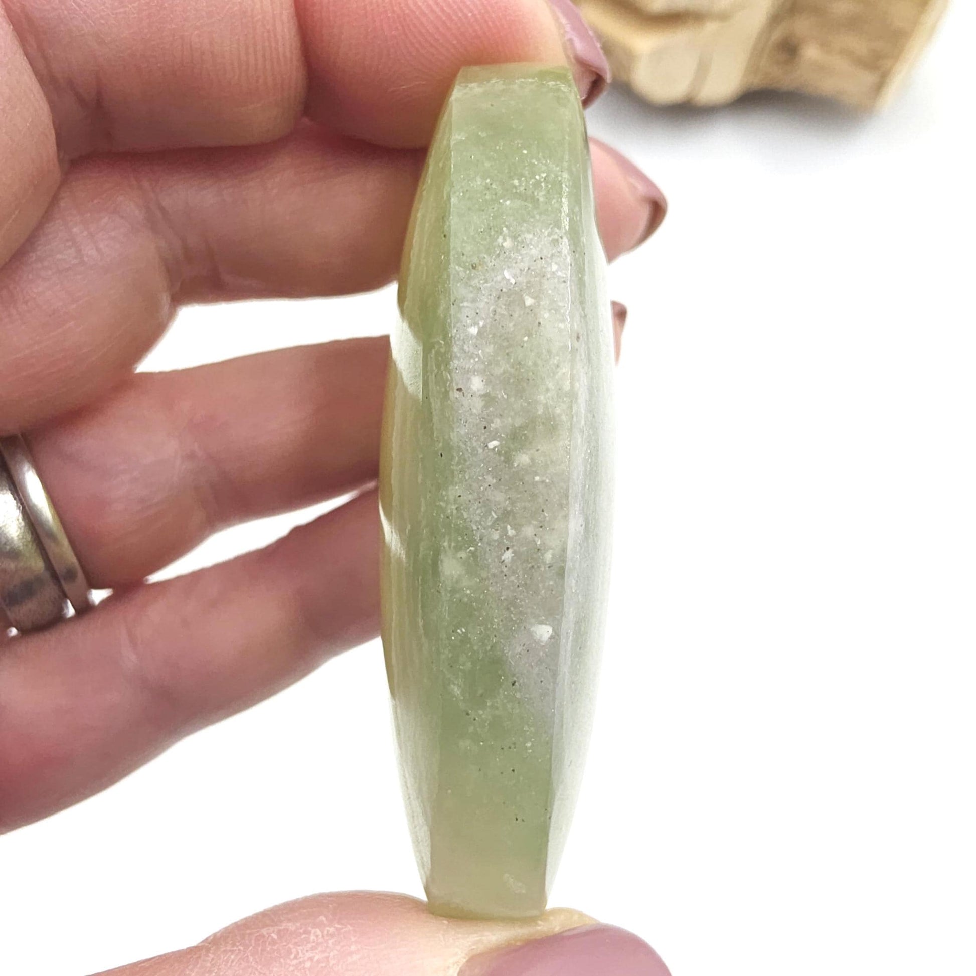 Silk Fluorite Palm Stone – Clarity, Calm & Soothing Flow Energy Crystal, 85g