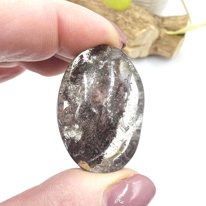 Mini Garden Quartz (Lodolite) Palm Stone – Manifestation, Clarity & Inner Journey Healing Crystal, 30g