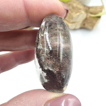Mini Garden Quartz (Lodolite) Palm Stone – Manifestation, Clarity & Inner Journey Healing Crystal, 30g
