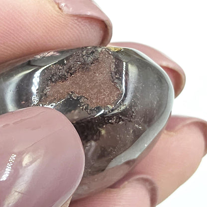Mini Garden Quartz (Lodolite) Palm Stone – Manifestation, Clarity & Inner Journey Healing Crystal, 30g