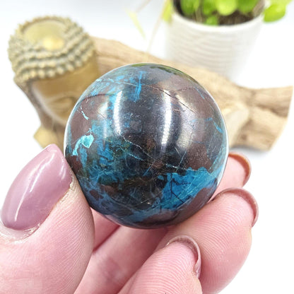 Phoenix Turquoise Sphere – Transformation, Strength & Heart Chakra Energy Crystal, 35mm