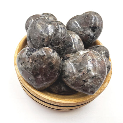 Yooperlite (UV Reactive) Crystal Heart – Transformation, Calm & Spiritual Awareness Crystal, 30mm