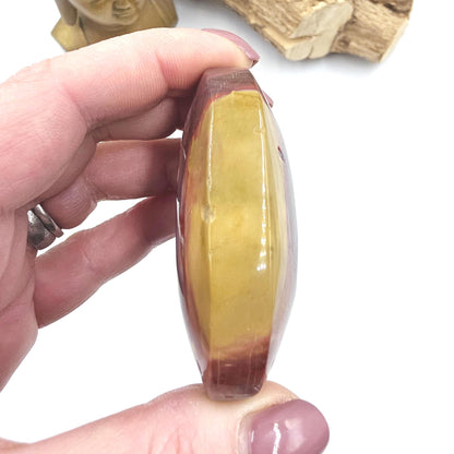 Mookaite Jasper Palm Stone – Strength, Grounding & Emotional Balance Crystal, 100g