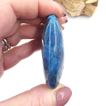 Blue Apatite Palm Stone – Motivation, Clarity & Spiritual Awareness Crystal, 80g