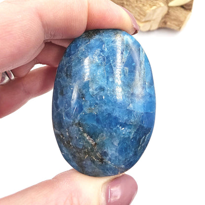 Blue Apatite Palm Stone – Motivation, Clarity & Spiritual Awareness Crystal, 80g