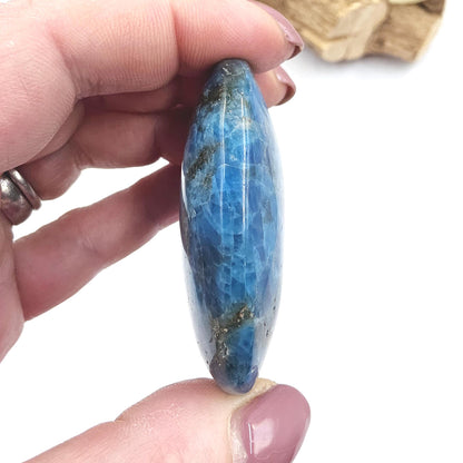 Blue Apatite Palm Stone – Motivation, Clarity & Spiritual Awareness Crystal, 80g
