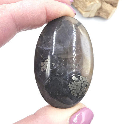 Pyrite & Agate Palm Stone – Protection, Confidence and Abundance Crystal, 45g