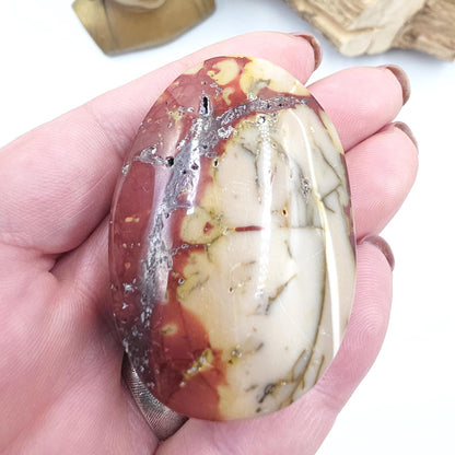 Mookaite Jasper Palm Stone – Strength, Grounding & Emotional Balance Crystal, 65g