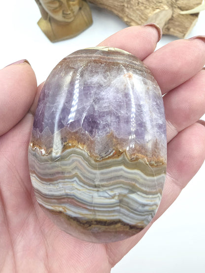 Large Amethyst Agate Palm Stone – Calm, Protection & Spiritual Healing Crystal, 130g