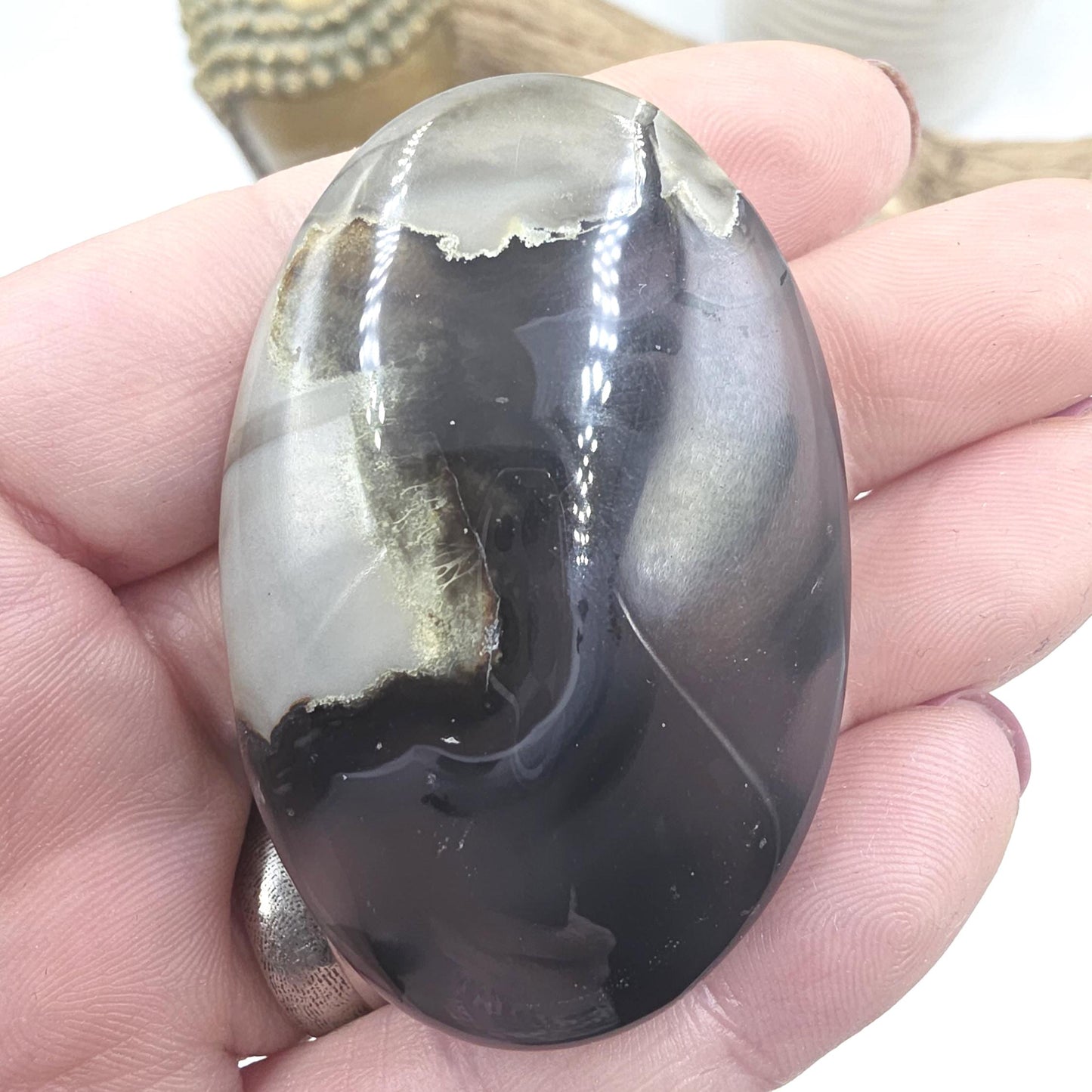 Volcanic Agate Palm Stone UV Reactive – Grounding, Transformation & Emotional Balance Crystal, 45g