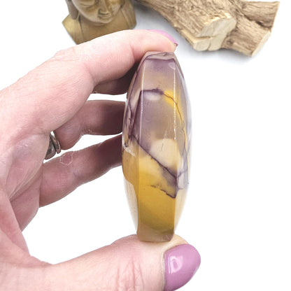 Mookaite Jasper Palm Stone – Strength, Grounding & Emotional Balance Crystal, 120g