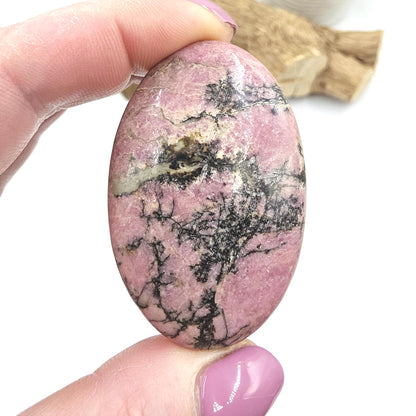 Rhodonite Palm Stone – Emotional Healing, Compassion & Grounded Heart Support Crystal, 60g