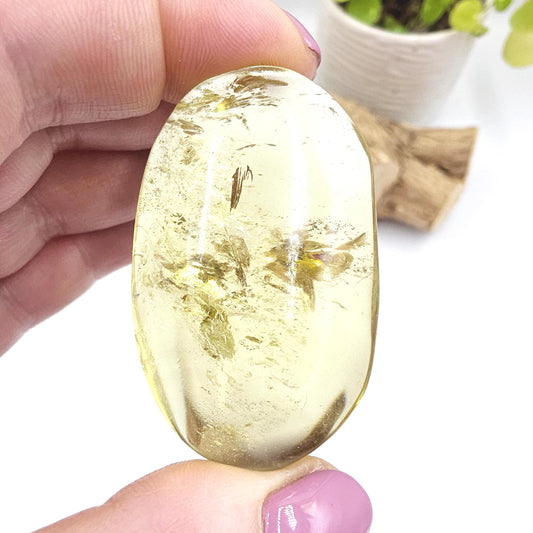 Sparkly Citrine Palm Stone with Rainbows – Abundance, Confidence & Solar Plexus Crystal, 55g