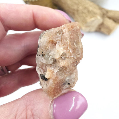Raw Sunstone Specimen – Joy, Confidence & Sacral Chakra Crystal, 50g