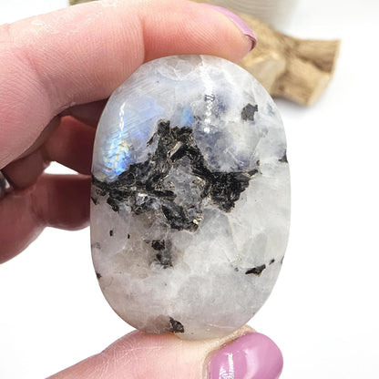 Rainbow Moonstone Palm Stone – Intuition, Balance & Feminine Energy Healing Crystal, 60g