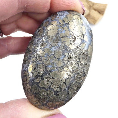 Pyrite & Agate Palm Stone – Protection, Confidence and Abundance Crystal, 55g