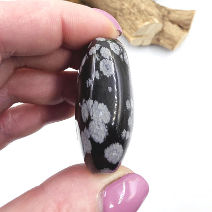 Little Snowflake Obsidian Palm Stone – Grounding, Protection & Emotional Balance Crystal, 40g