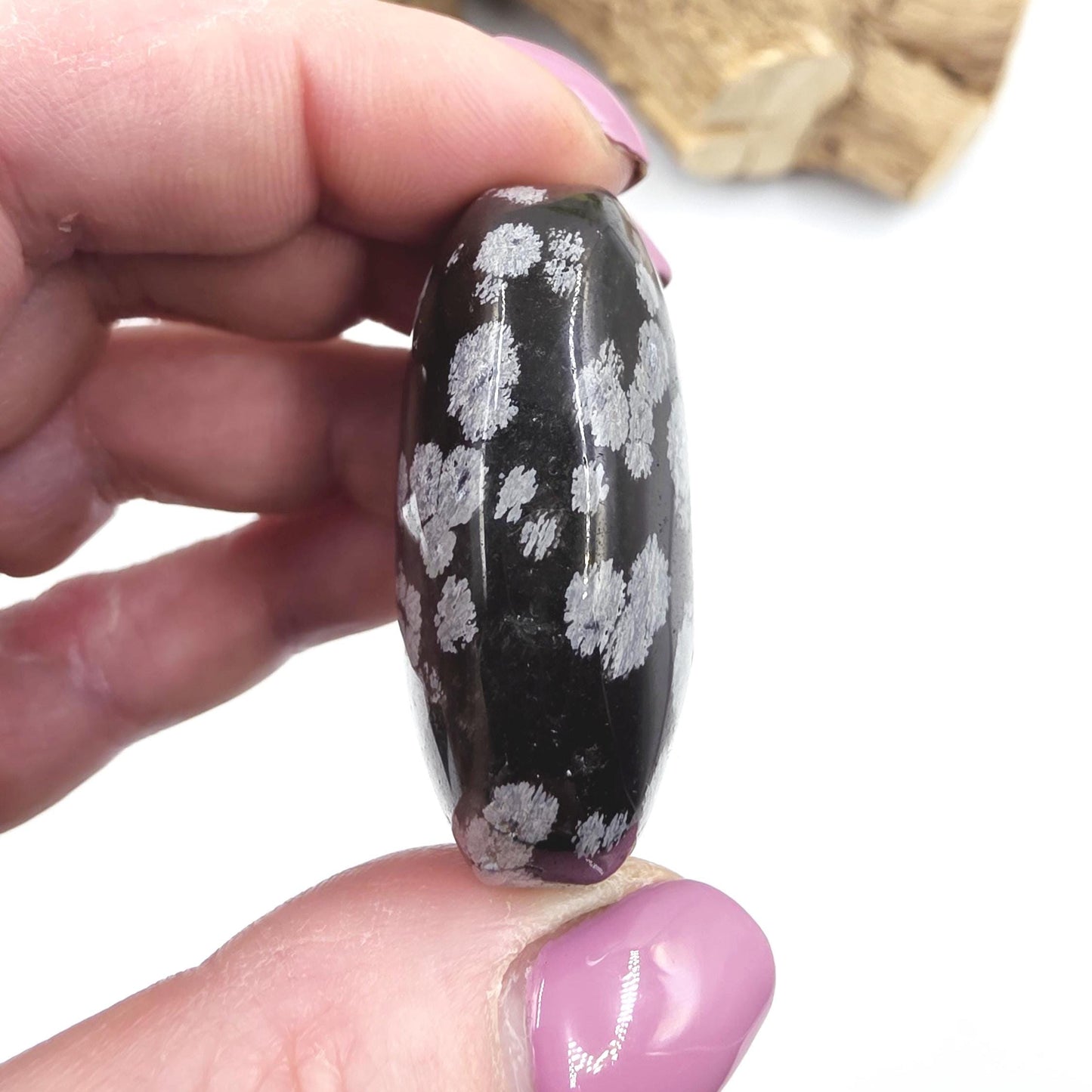 Little Snowflake Obsidian Palm Stone – Grounding, Protection & Emotional Balance Crystal, 40g