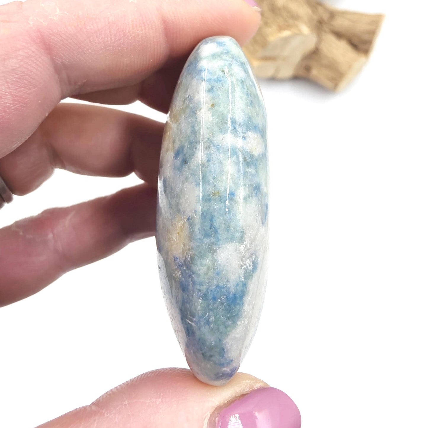 Hackmanite Palm Stone (UV Reactive) – Transformation, Calm & Colour-Changing Energy Crystal, 70g
