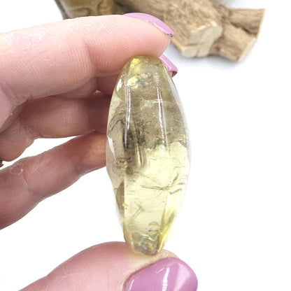 Citrine Palm Stone with Rainbows – Abundance, Confidence & Solar Plexus Energy Crystal, 50g