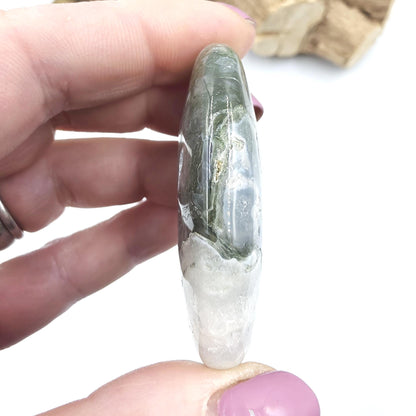 Drusy Moss Agate Palm Stone – Grounding & Growth Healing Crystal, 40g