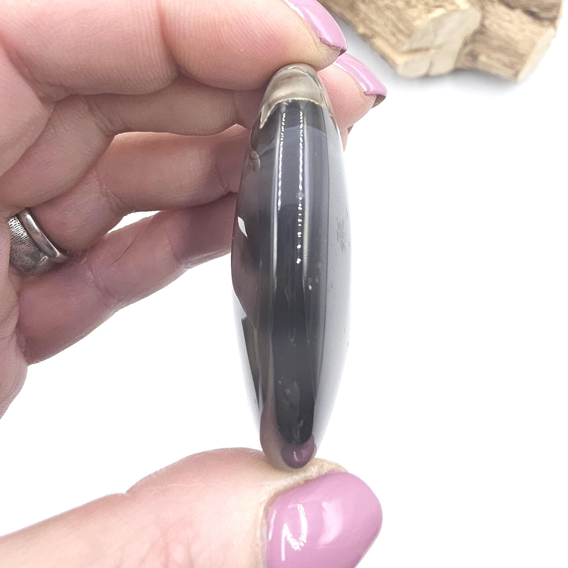 Volcanic Agate Palm Stone UV Reactive – Grounding, Transformation & Emotional Balance Crystal, 45g
