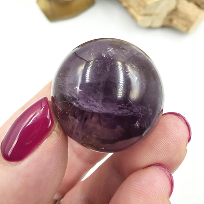 Flashy Amethyst Sphere with Rainbows – Calm, Intuition & Spiritual Healing Crystal, 32mm