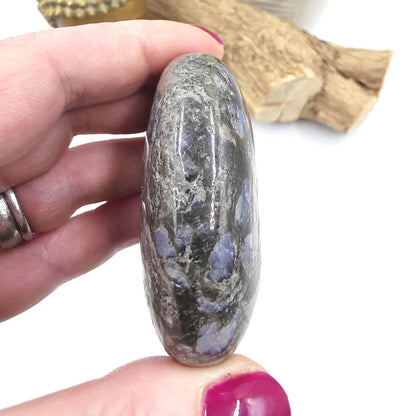 Que Sera (Llanite) Palm Stone – Positivity, Empowerment & Spiritual Growth Crystal, 100g