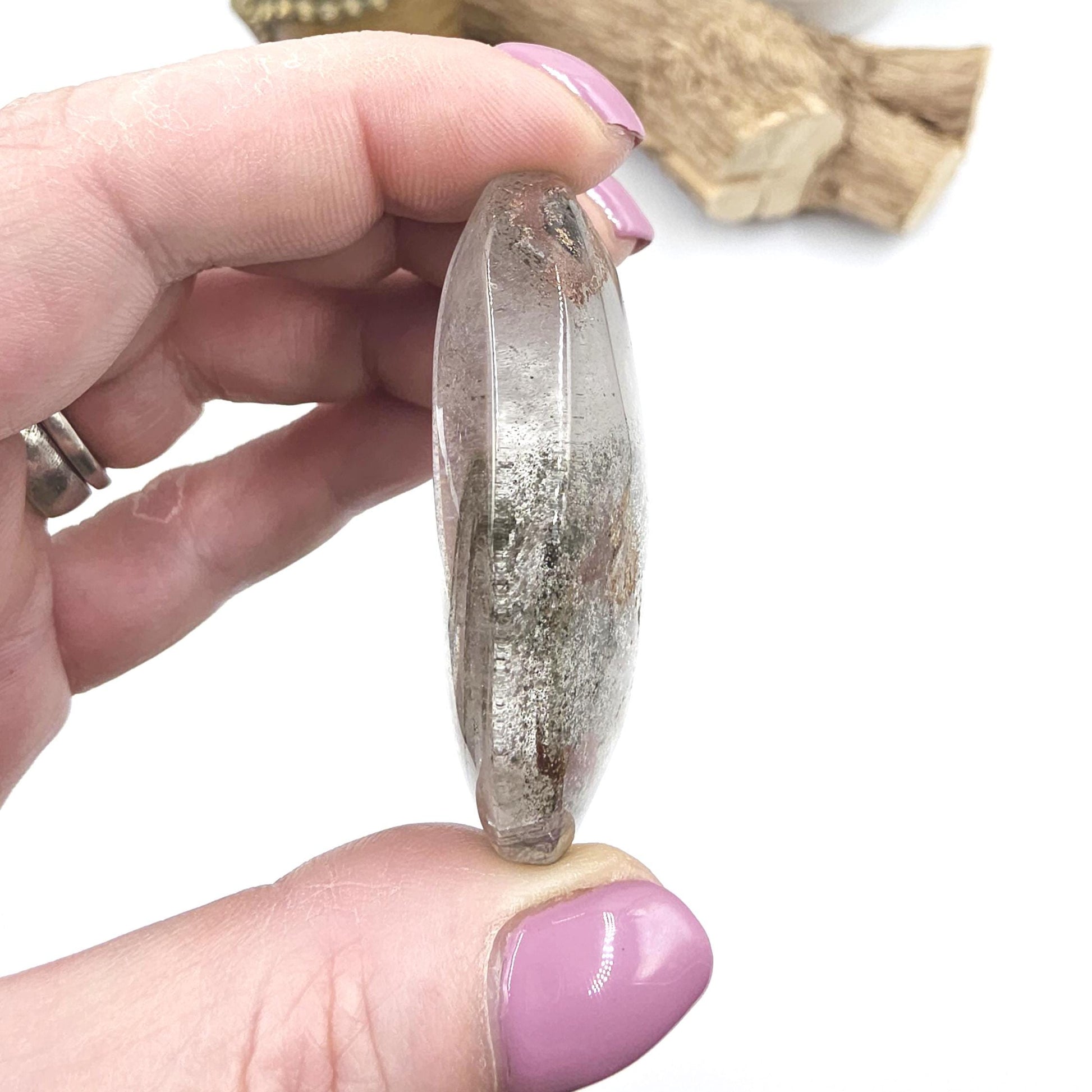 Garden Quartz (Lodolite) Palm Stone – Manifestation, Clarity & Inner Journey Healing Crystal, 60g
