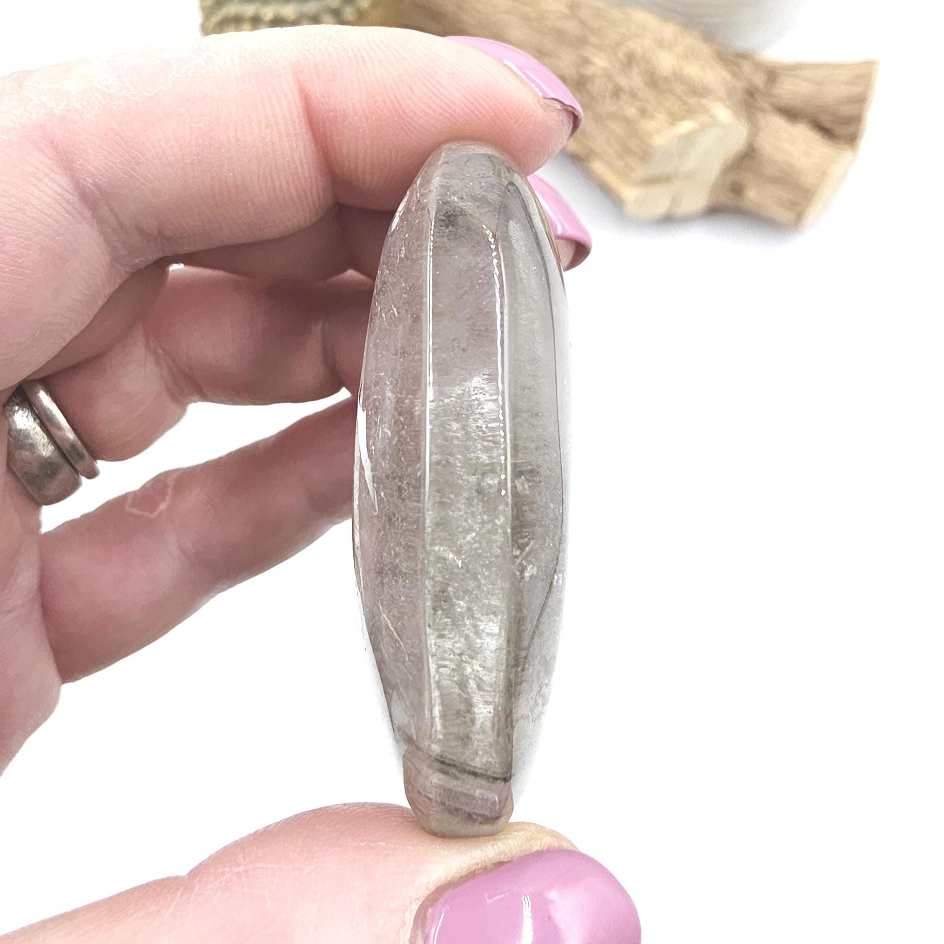Garden Quartz (Lodolite) Palm Stone – Manifestation, Clarity & Inner Journey Healing Crystal, 60g