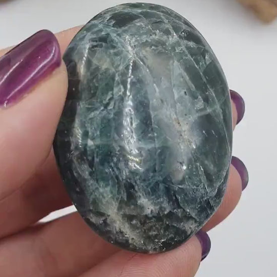 Blue Apatite Palm / Blue Apatite Palm Stone / Pocket Crystal / Meditation Palm - 44g
