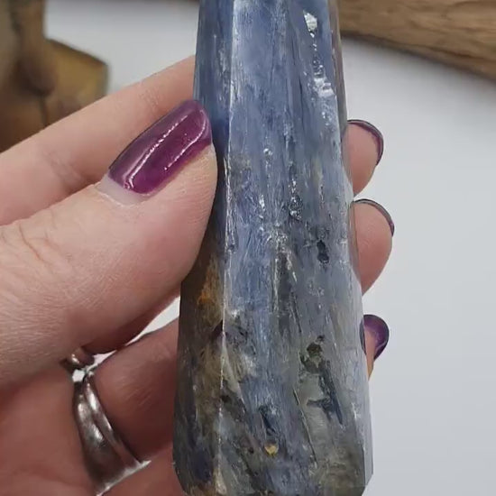 Stunning Natural Kyanite Tower / Kyanite Obelisk / Kyanite Point / Kyanite Healing Tower - 95g